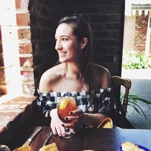 Meet your Posher, Suzanne